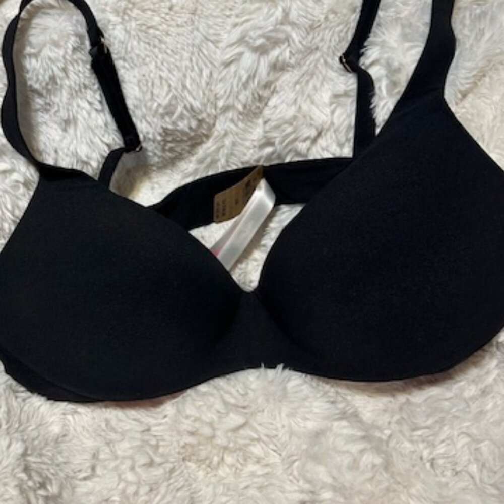 PINK Victoria's Secret Bra NWT